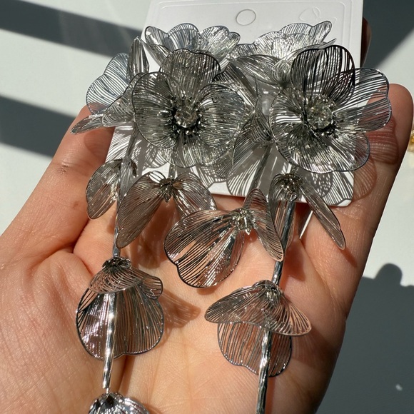 Zara Kate Middleton cascading floral earrings - Picture 6 of 12